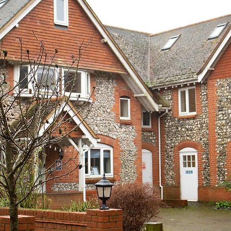 Stonehenge Hostel - Yha Affliated Cholderton Extérieur photo