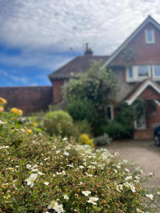 Stonehenge Hostel - Yha Affliated Cholderton Extérieur photo