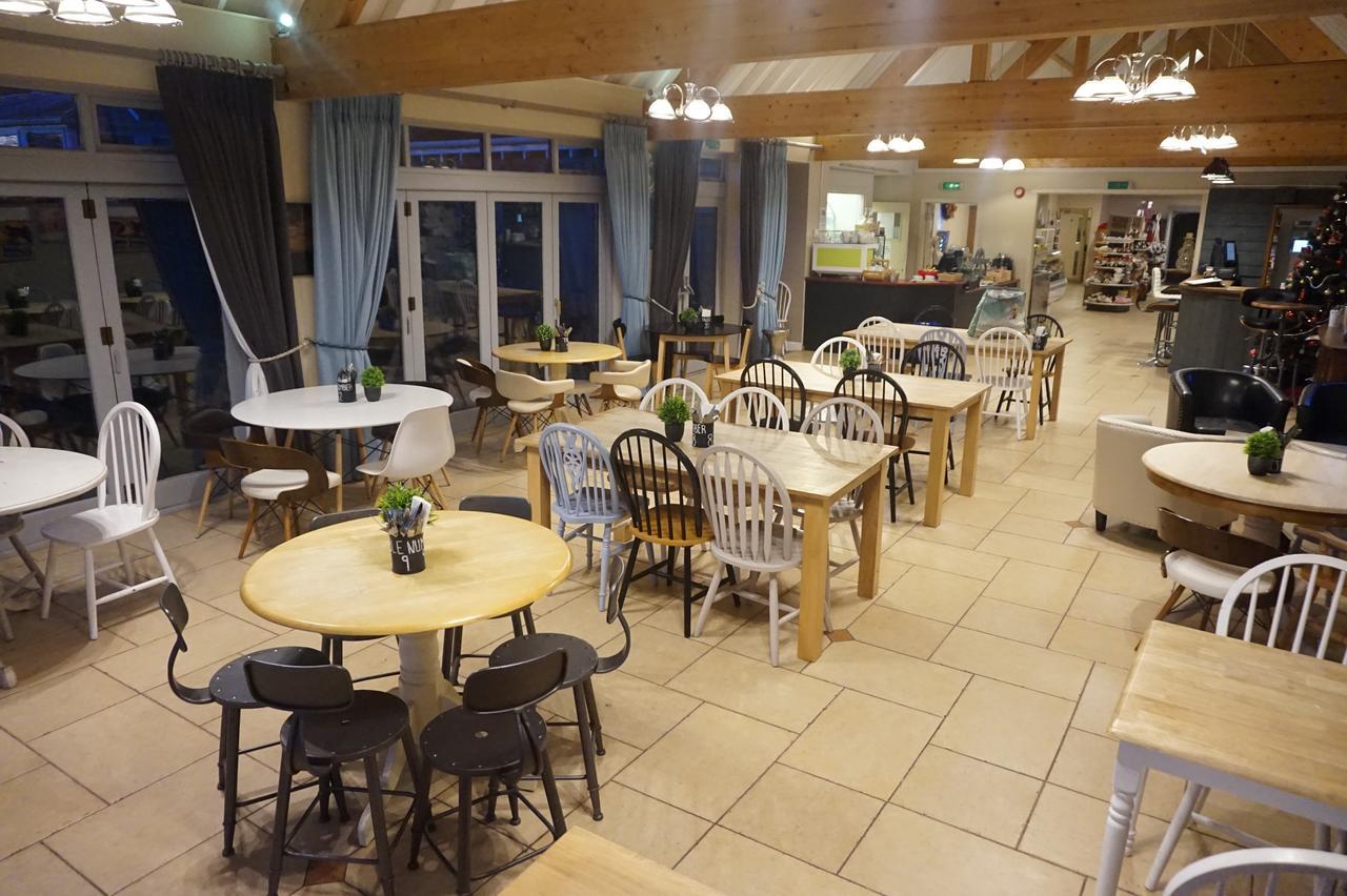 Stonehenge Hostel - Yha Affliated Cholderton Extérieur photo